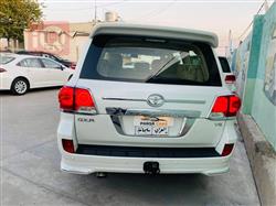 تۆیۆتا لاند کروزەر